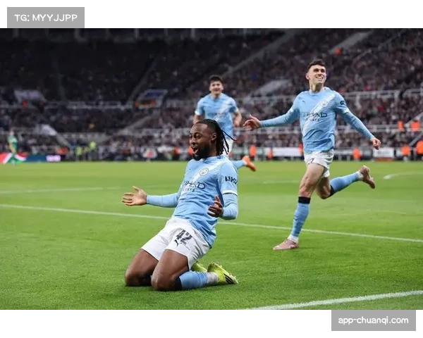 战术板：详解曼城对阵纽卡时，斯通斯后腰前置的战术效果